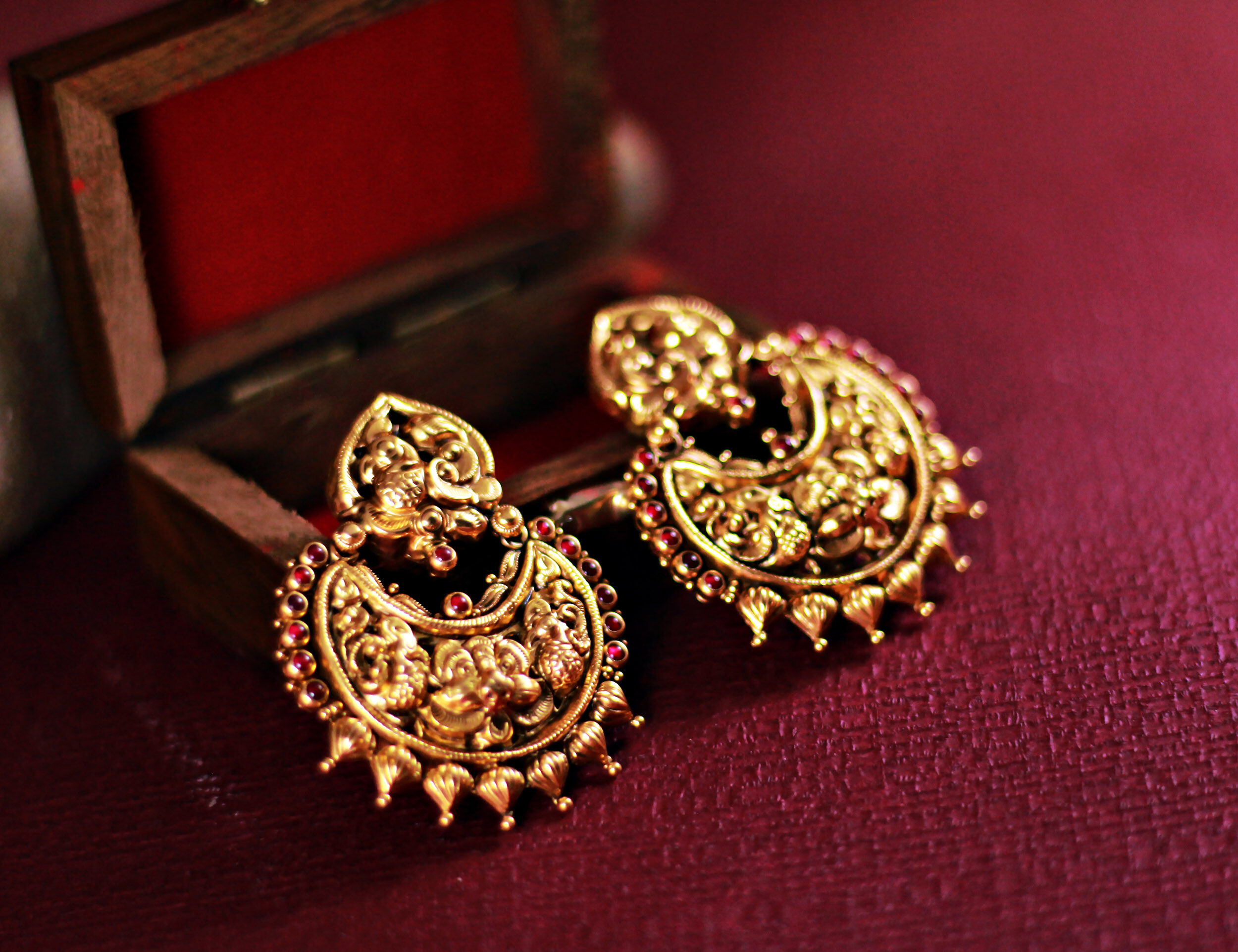 Beautifull gold earings for sangeet ceremony
